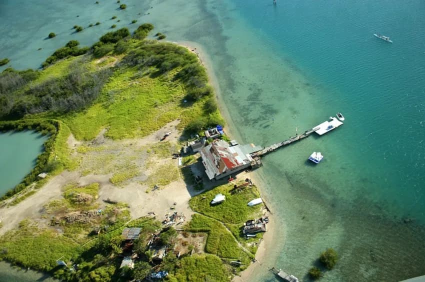 Mokauea Fishing Village